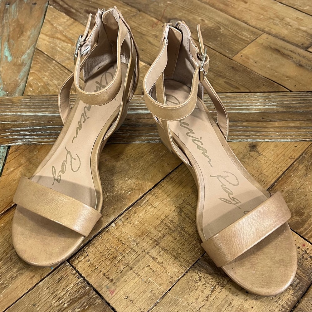 American Rag Women's Wedge Sandals Ankle Strap Zip Back Beige Size 7